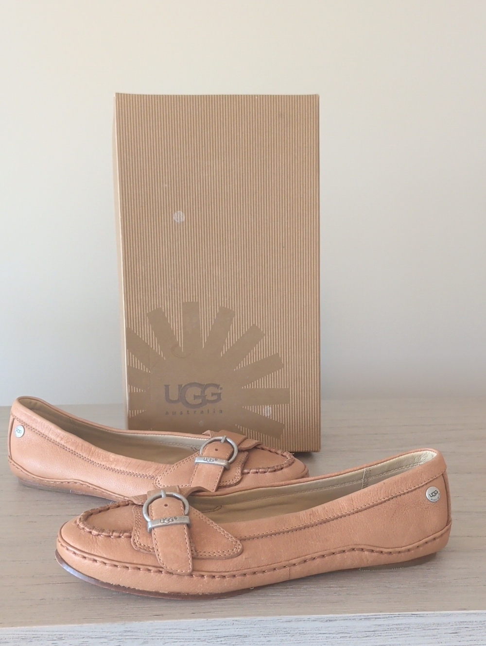 Ugg Moccasins 7 EUC Tan Leather
